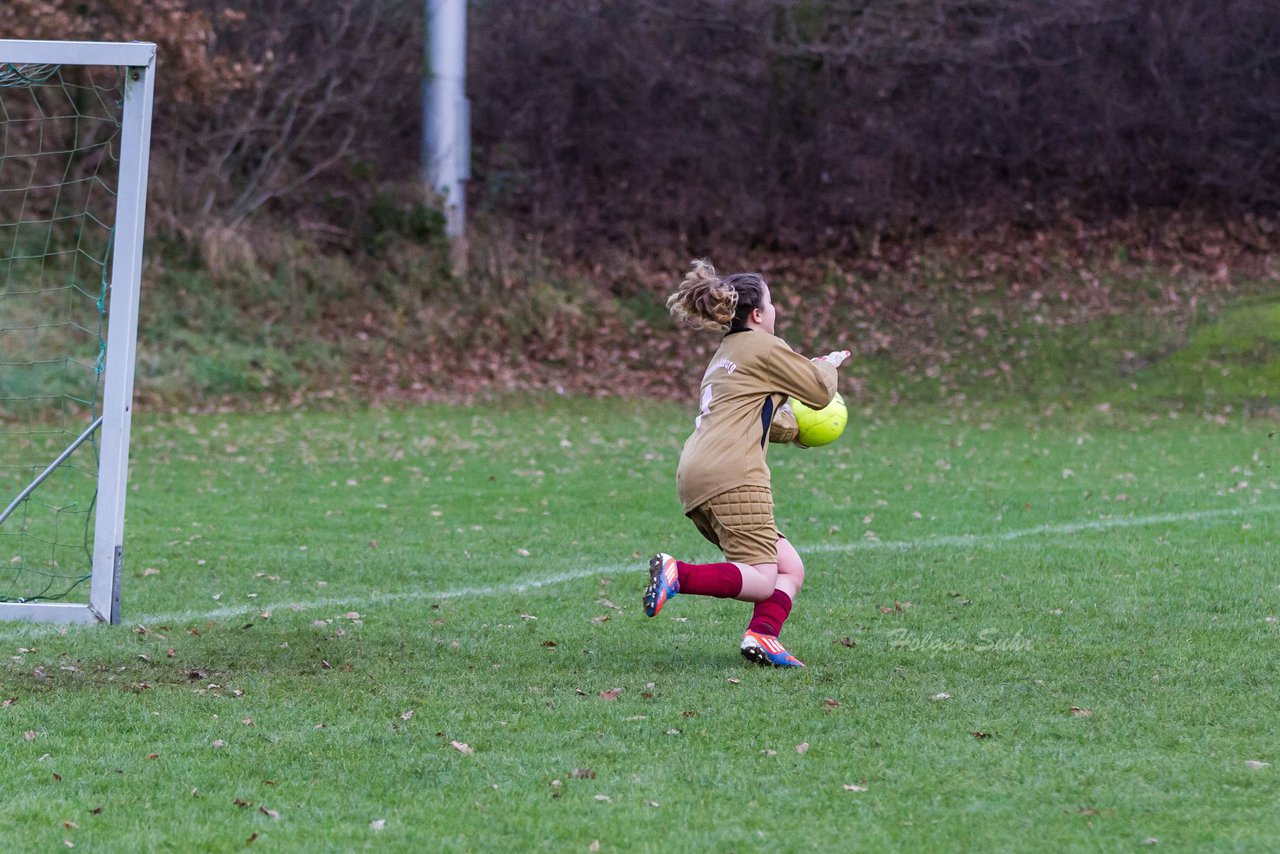 Bild 266 - B-Juniorinnen TSV Gnutz o.W. - SV Henstedt Ulzburg II : Ergebnis: ca. 5:0